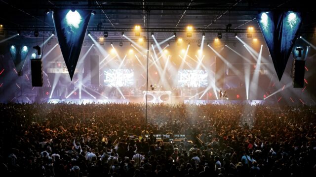 Eskape Winter Festival ! <3 
+10 000 personnes devant les visus Avesta Vision ! 😍😍
Merci à Hardcore France pour leur confiance ! <3

#eskape #hardcore #hardtechno